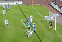 Il gol (irregolare) del pareggio di Cambiasso (Luasse F.C.)