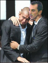 Trezeguet e Spinesi, giustizieri di Andrea, si consolano a vicenda...