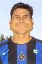 Javier Zanetti, di nuovo a segno a distanza di un anno dal gol precedente, e Daniele Capelli, l'alter-ego di Gattuso
