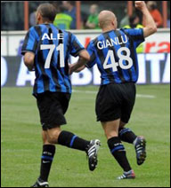 Alessandro e Gianluca festeggiano insieme l'ennesimo trionfo