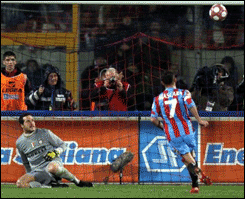 Il cartaiano Mascara sbeffeggia Julio Cesar e tutte le Live Baits